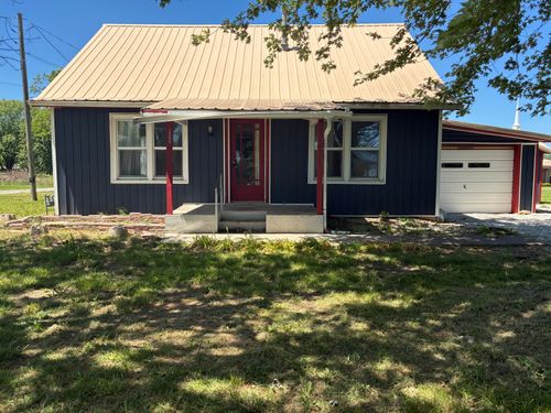 111 Galyan St, Stockton, MO, 65785-9396 | Card Image