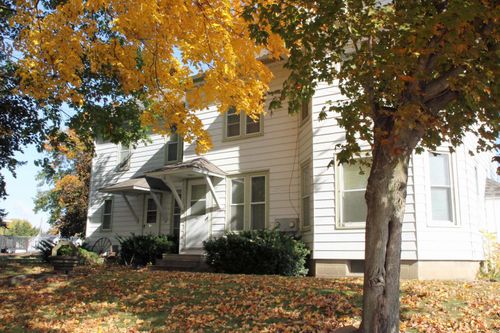 639/641 S State Street, Denver, IA, 50622 | Card Image