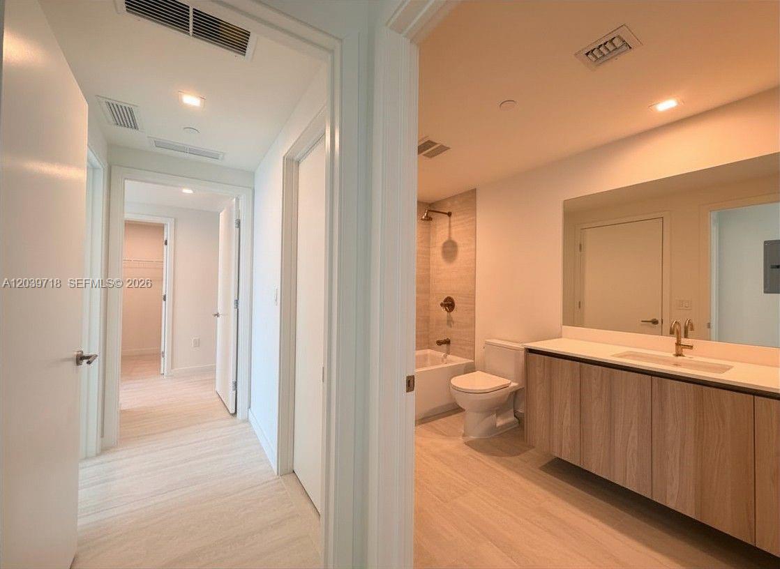 Residential Lease in Miami 3