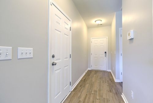 9657 Spencer Woods Rd, Ladson, SC, 29456-9601 | Card Image