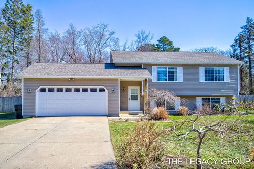 651 S 160th Ave, Holland, MI, 49423-6777 | Card Image