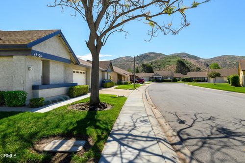 42308 Village 42, Camarillo, CA, 93012 | Card Image