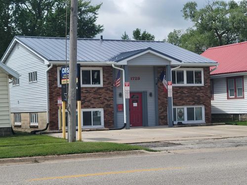 ste-b-1729 Falls Ave, Waterloo, IA, 50701-2300 | Card Image