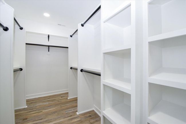 Walk-in Closet | Image 22