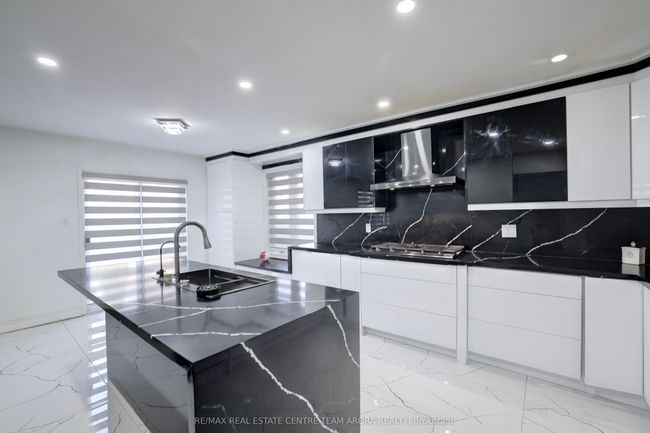 247 Cresthaven Rd, House other with 7 bedrooms, 7 bathrooms and 4 parking in Brampton ON | Image 19