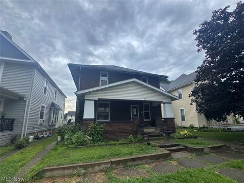 323 S 9th St, Coshocton, OH, 43812-2153 | Card Image