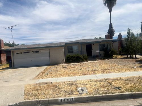 44302 Kirkland Ave, Lancaster, CA, 93535-3625 | Card Image