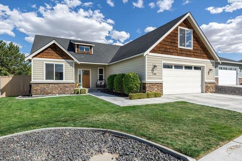 1150 N Montana St, Kennewick, WA, 99336-8245 | Card Image