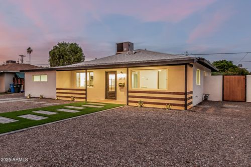 3111 N 34th St, Phoenix, AZ, 85018-6211 | Card Image