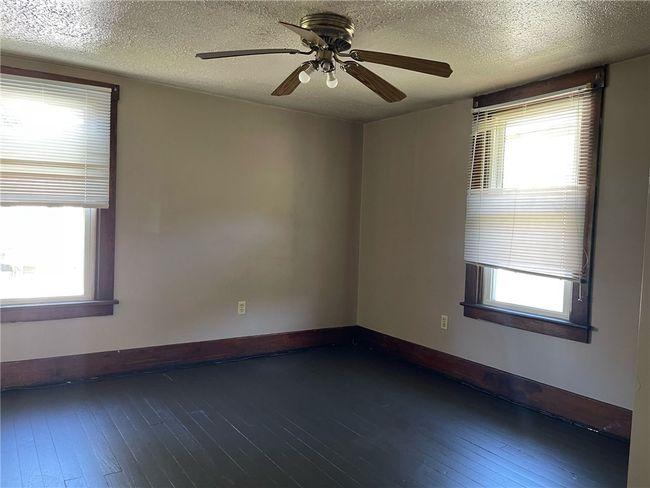 412 20 Th St, House other with 2 bedrooms, 1 bathrooms and 1 parking in Beaver Falls PA | Image 12