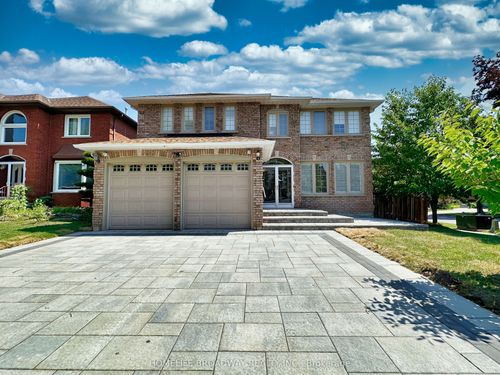 1 Hearthstone Cres, Richmond Hill, ON, L4B3E2 | Card Image