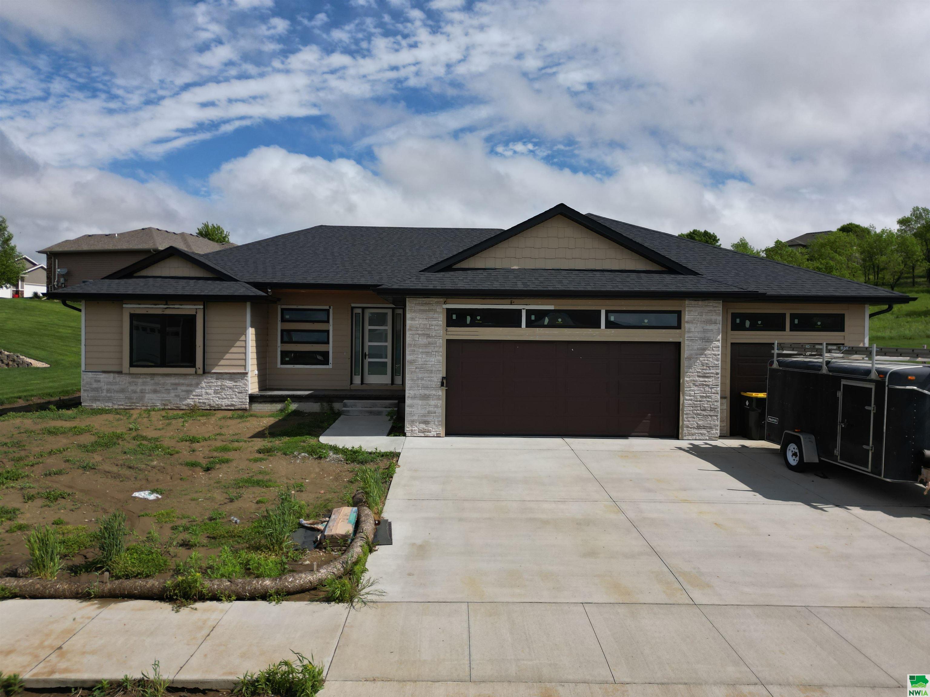 Palm Valley Dr, Sioux City, IA 51106