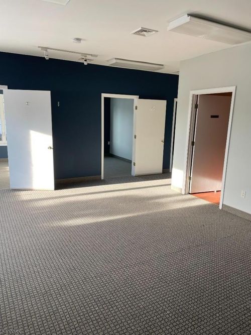 10 Brookside Ave, Caldwell, NJ, 07006-5600 | Card Image