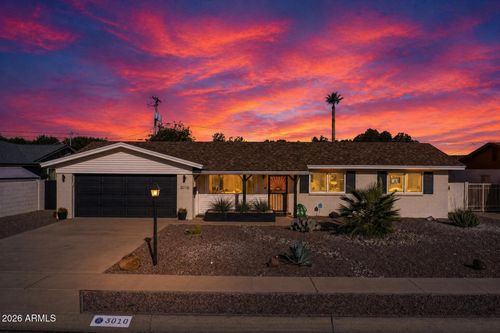 3010 E Yucca St, Phoenix, AZ, 85028-2615 | Card Image