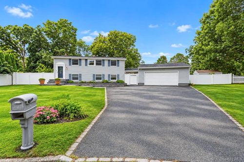 4 Bud Court, Brookhaven, NY, 11733 | Card Image