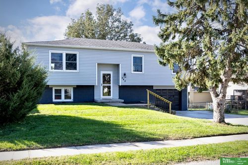 445 Hilltop Ave, Springfield, NE, 68059-4755 | Card Image