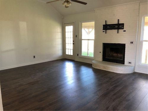 3228 N Bell Ave, Denton, TX, 76207-7644 | Card Image