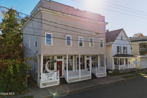 55 Lawrence St, Glens Falls, NY, 12801-3707 | Card Image