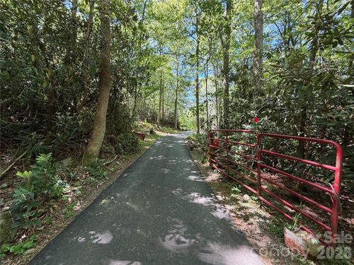 25 Buck Ridge Rd, Fairview, NC, 28730-7602 | Card Image