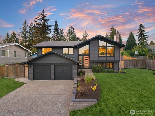 10518 158th Avenue Ne, Redmond, WA, 98052 | Card Image