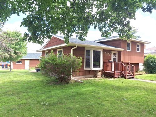 2325 16th Ave E, North Saint Paul, MN, 55109-2333 | Card Image