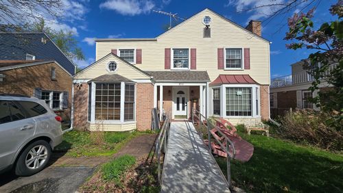 8513 Keystone Avenue, Skokie, IL, 60076 | Card Image