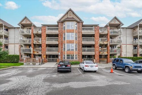 402-4003 Kilmer Dr, Burlington, ON, L7M4M1 | Card Image