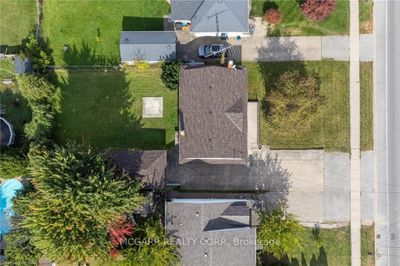 296 Pelham Rd, House other with 3 bedrooms, 2 bathrooms and 7 parking in Saint Catharines ON | Image 2