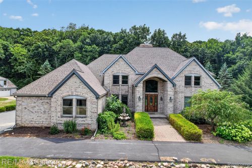 13340 Spencer Rd, Milford, MI, 48380-3048 | Card Image