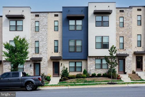 813 Bond St, FREDERICK, MD, 21701-3567 | Card Image