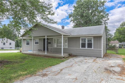12809 E Bowen St, Independence, MO, 64055-2411 | Card Image