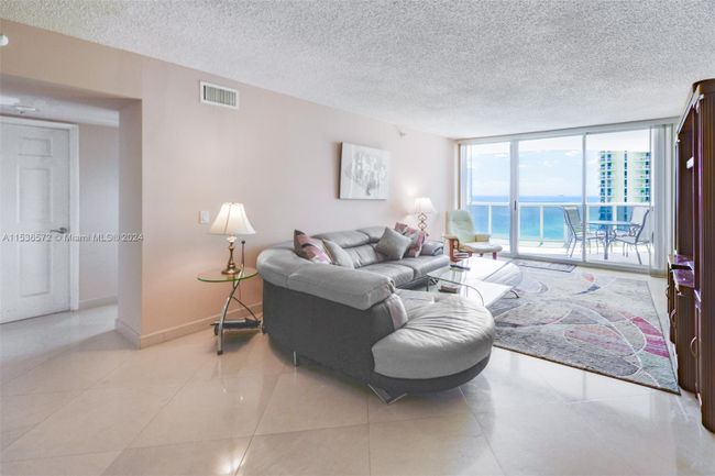 2603 - 16711 Collins Ave, Condo with 3 bedrooms, 2 bathrooms and null parking in Sunny Isles Beach FL | Image 6