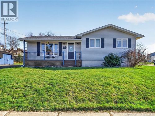 800 Frampton Lane, Moncton, NB, E1G2A1 | Card Image