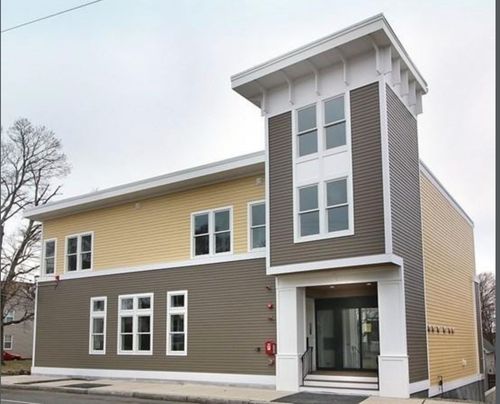 2c-150 Green St, Melrose, MA, 02176-1948 | Card Image