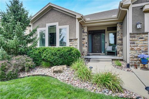 22509 S Lincoln St, Spring Hill, KS, 66083-7582 | Card Image
