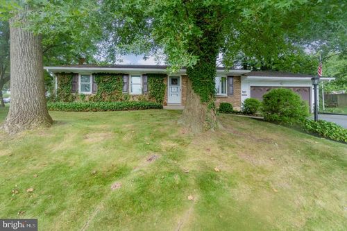 437 Vesta Dr, Dauphin, PA, 17018-9613 | Card Image