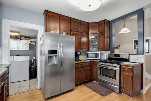 559 E Pleasant St, Mount Vernon, MO, 65712-1232 | Card Image