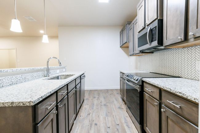 2602 135 Th St, Townhouse with 3 bedrooms, 2 bathrooms and null parking in Lubbock TX | Image 5