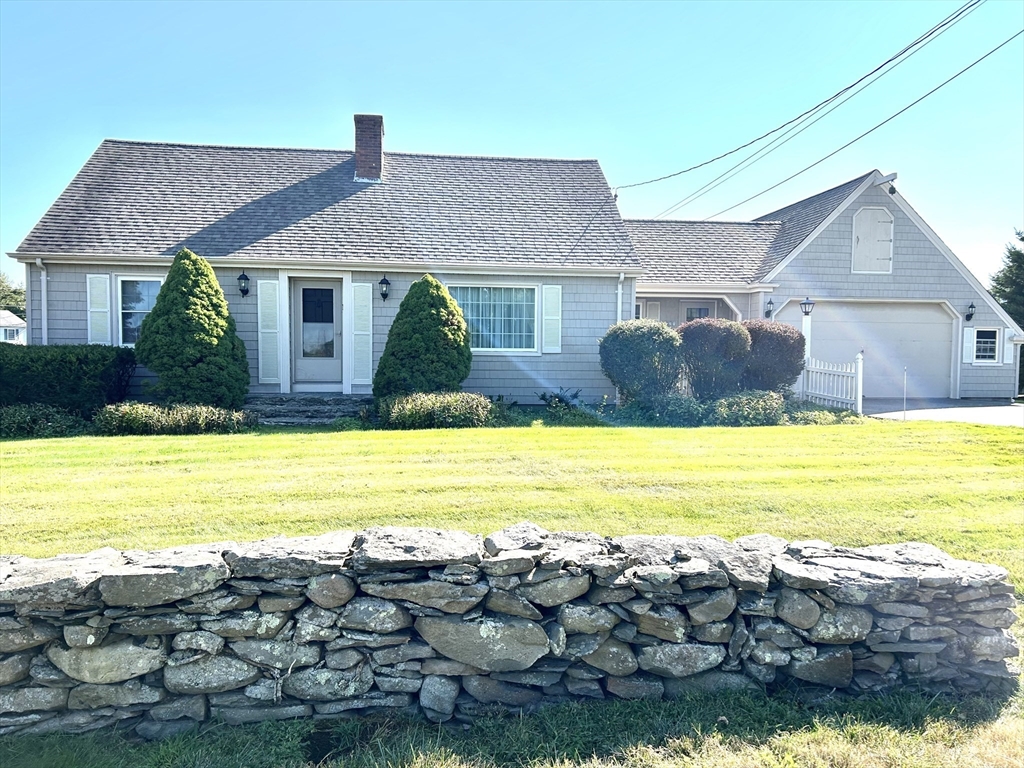 Read St, Somerset, MA 02726