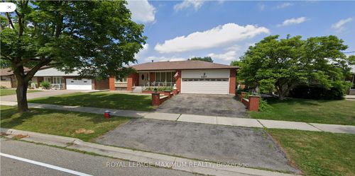 3407 Cedar Creek Dr, Mississauga, ON, L4Y2Y2 | Card Image