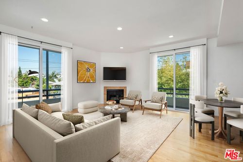 106-4567 W Lexington Dr, Glendale, CA, 91203 | Card Image