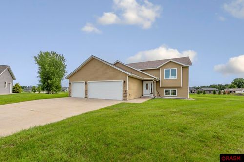 86 Balsam Cir, Madison Lake, MN, 56063-2201 | Card Image