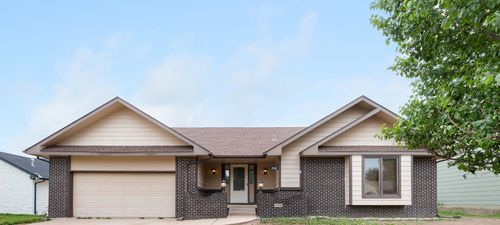 2316 S Linden Cir, Wichita, KS, 67207-5810 | Card Image