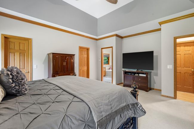 10605 Red Hawk Ln, House other with 5 bedrooms, 4 bathrooms and 3 parking in Spring Grove IL | Image 25