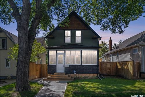 211 28th St W, Saskatoon, SK, S7L0K4 | Card Image