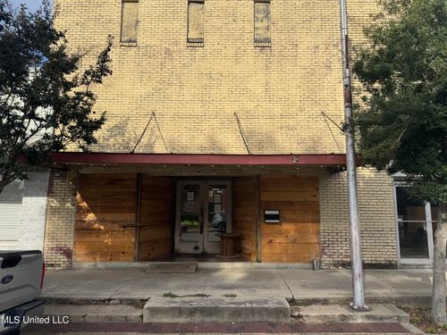 112 Court Ave, Indianola, MS, 38751-2860 | Card Image