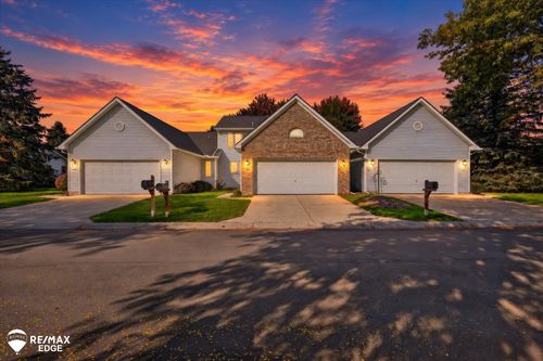 1060 Julie Dr, Davison, MI, 48423-2829 | Card Image