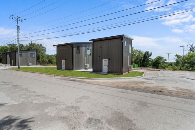 View of outdoor structure | Image 22