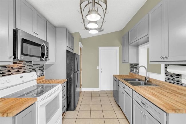 3013 Hunkin Cir, House other with 3 bedrooms, 2 bathrooms and null parking in DELTONA FL | Image 9