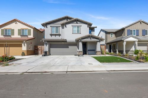 435 Half Dome Dr, Manteca, CA, 95337-8146 | Card Image